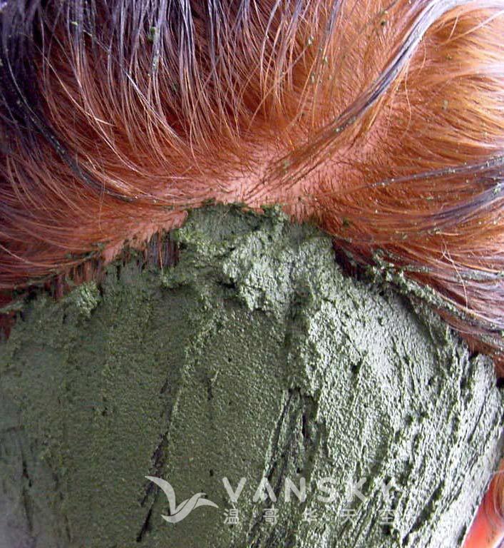 240625142508_Indigo paste on hennaed hair.jpg